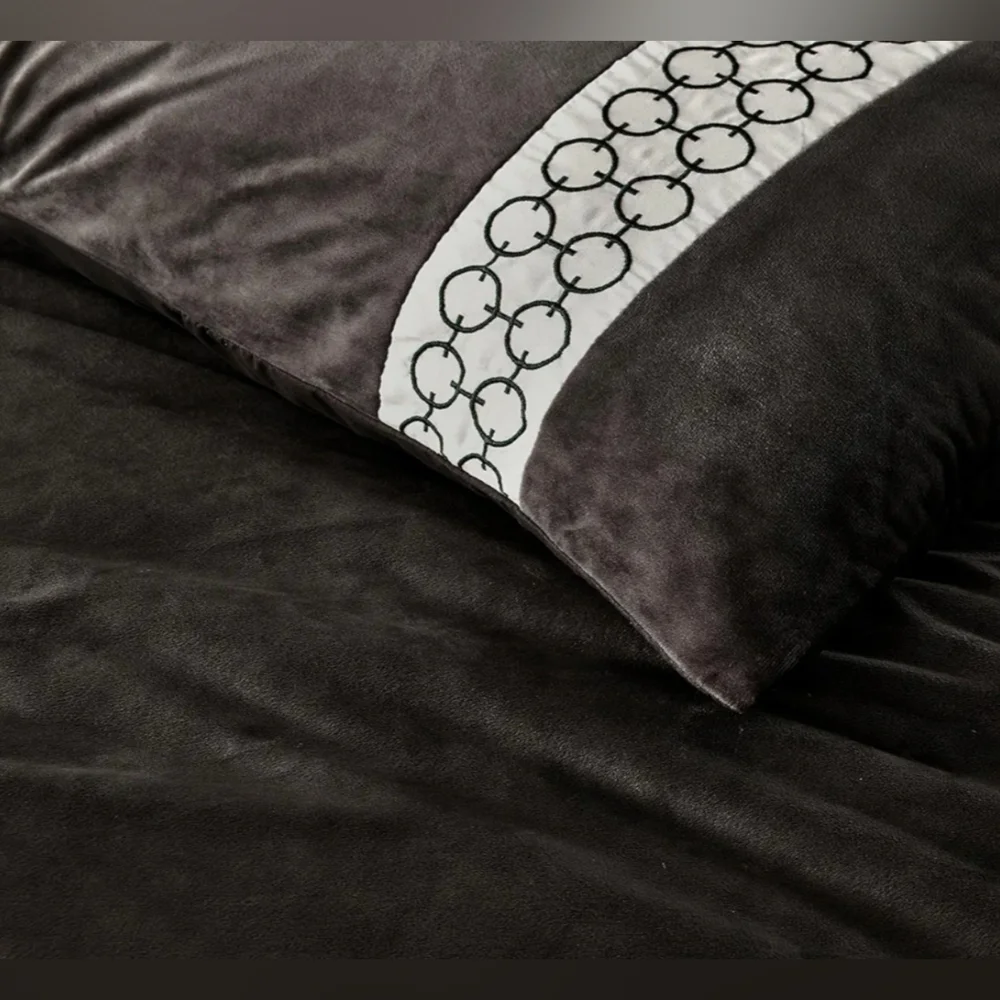 NIB Black Chocolate Velvet 3 Piece King Size Comforter Set​